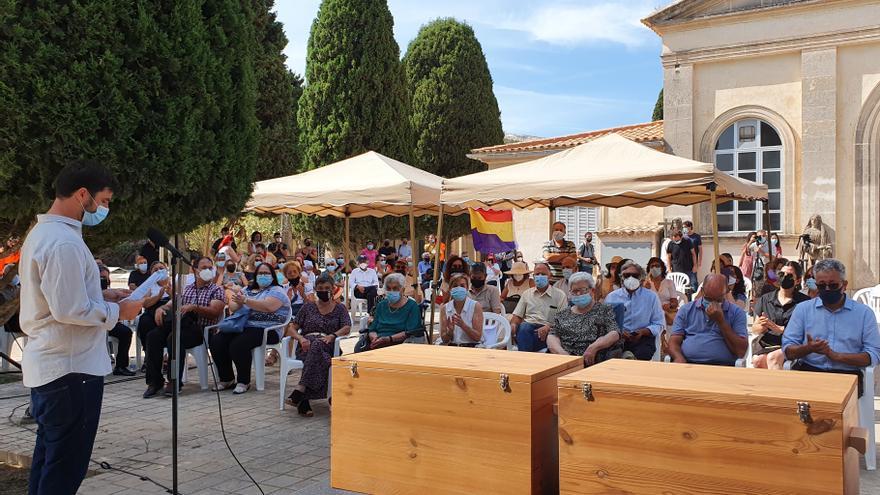 El Govern entrega los restos de cinco víctimas de Son Coletes a sus familiares