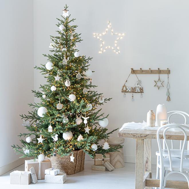 Árbol de Navidad en colores blancos de Maisons du Monde