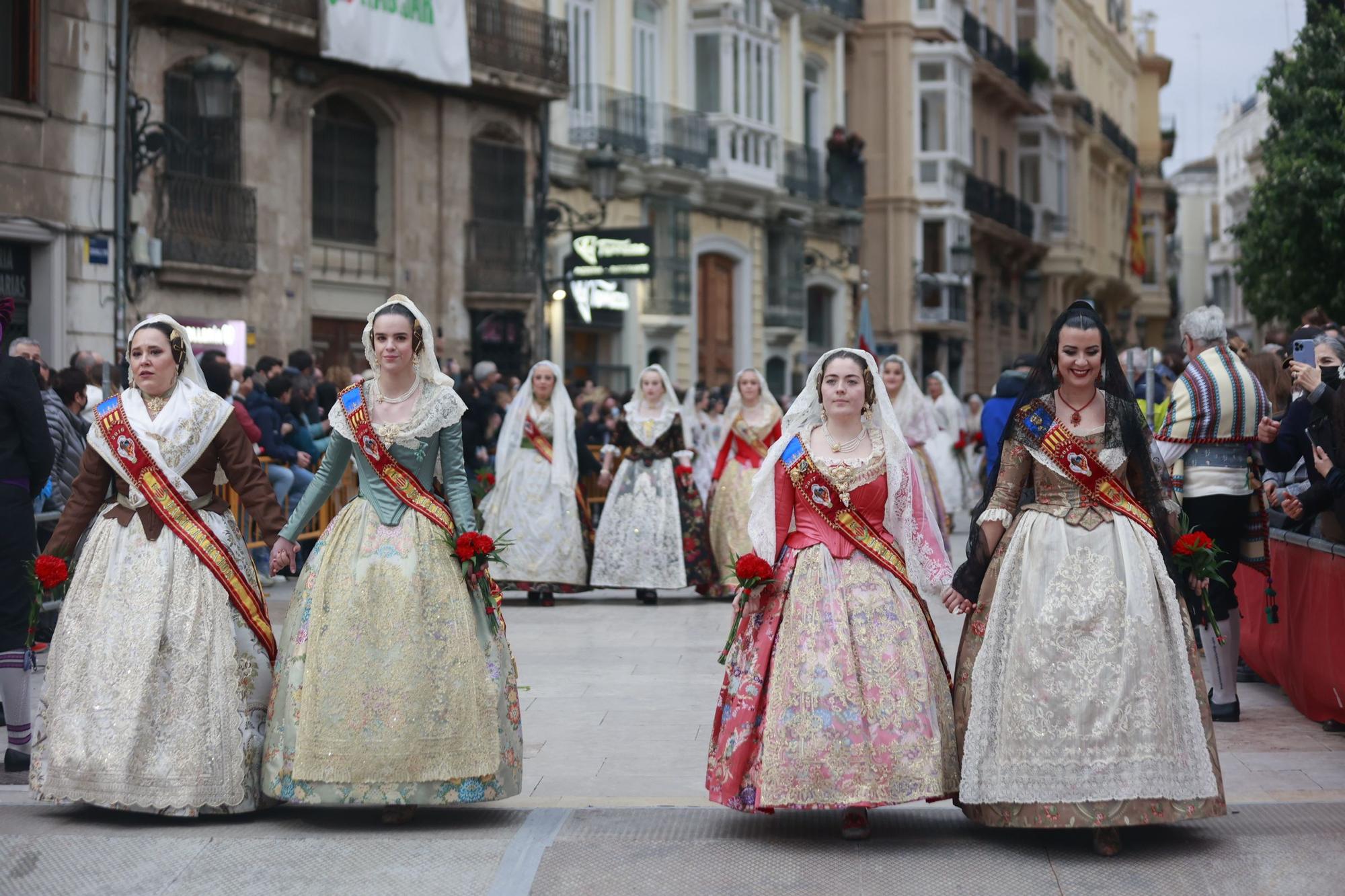 Búscate en el segundo día de ofrenda por la calle Quart (entre las 18:00 a las 19:00 horas)