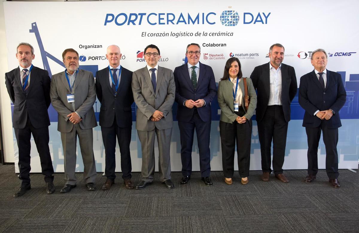 Ponenetes y patrocinadores en la jornada PortCeramic Day.