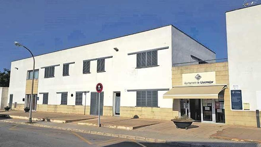 Edificio de las oficinas municipales de Badia Gran.