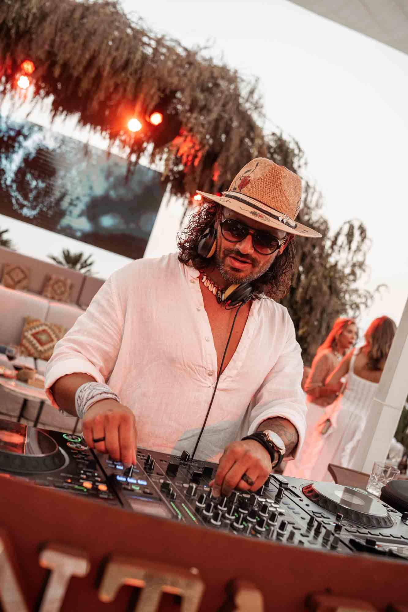 Puntapiedra reabre sus puertas con la fiesta que marca el inicio del verano 2025 en Alicante