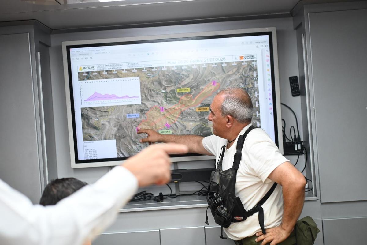 En imágenes | Segundo día de incendio en Ejulve