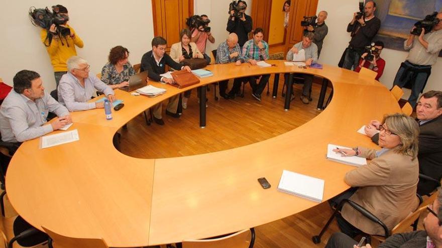 Representantes del cerco reunidos con la conselleira.