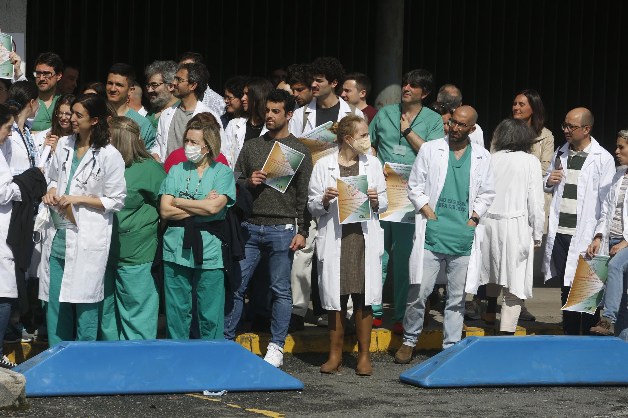 Huelga de médicos en Galicia: 200 facultativos protestan en A Coruña