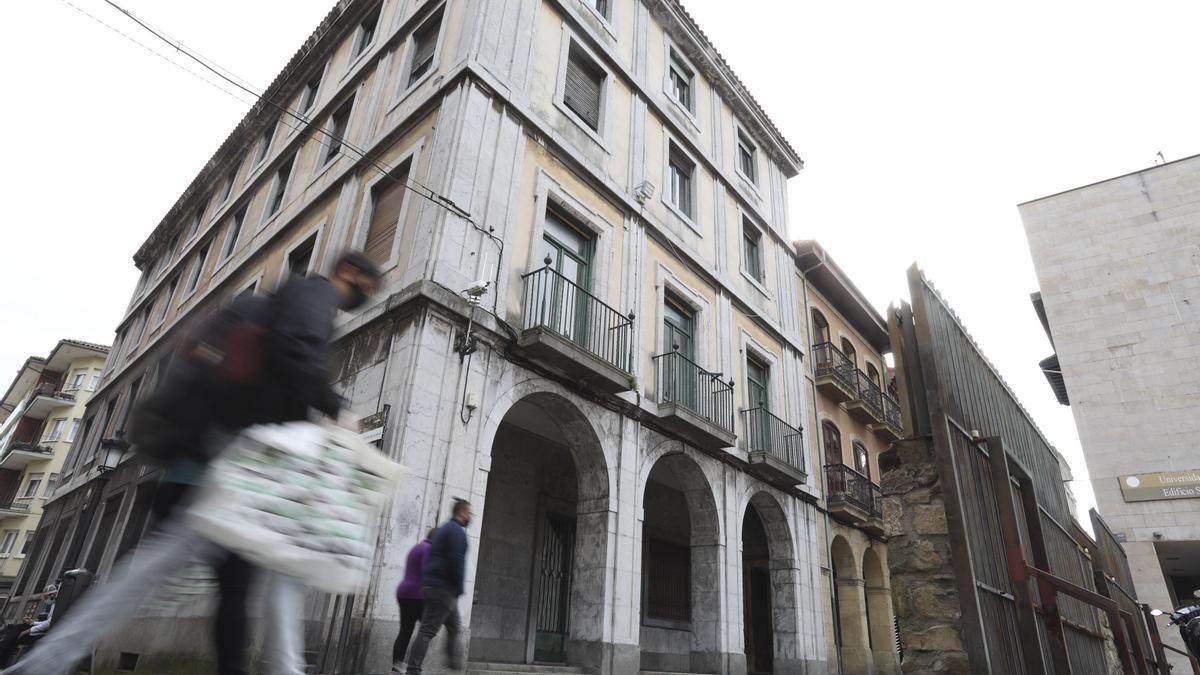 El antiguo edificio de Correos, en la calle La Ferrería.