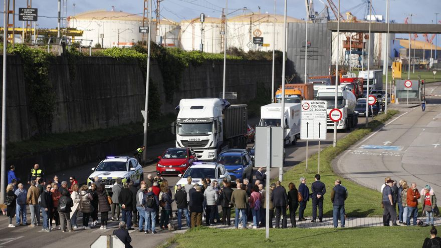 Gijón inicia las movilizaciones tras el enésimo fiasco con el vial de Jove