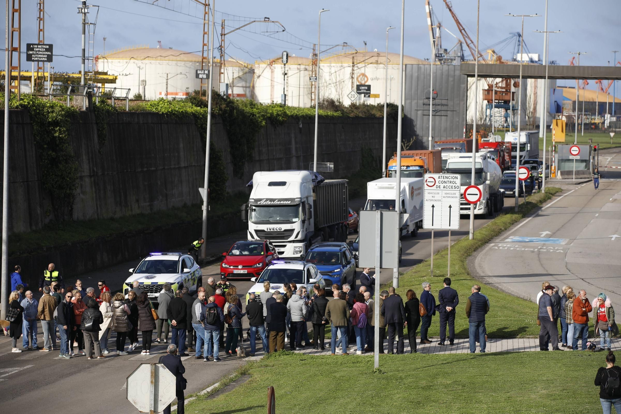 Gijón inicia las movilizaciones tras el enésimo fiasco con el vial de Jove