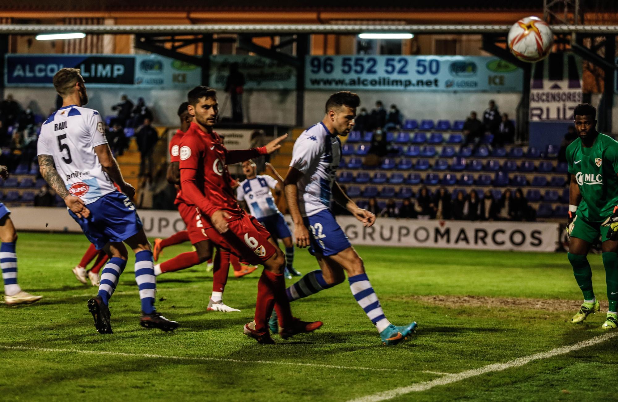 Tercer pinchazo seguido del Alcoyano (0-2)