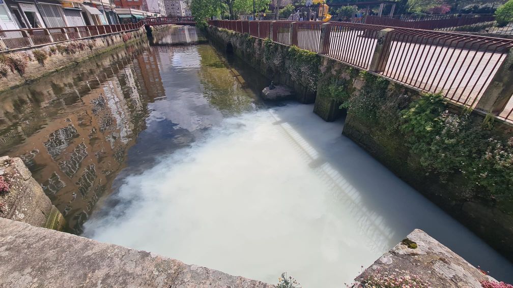 Enésimo vertido en el río Con (Vilagarcía)