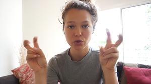 Essena O’Neill abandona les xarxes socials, i assegura que no és la vida real.