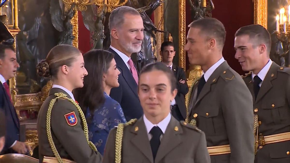 ¿Quién es el misterioso compañero al que la princesa de Asturias ha dedicado un saludo especial?: la imagen del besamanos que se ha vuelto viral