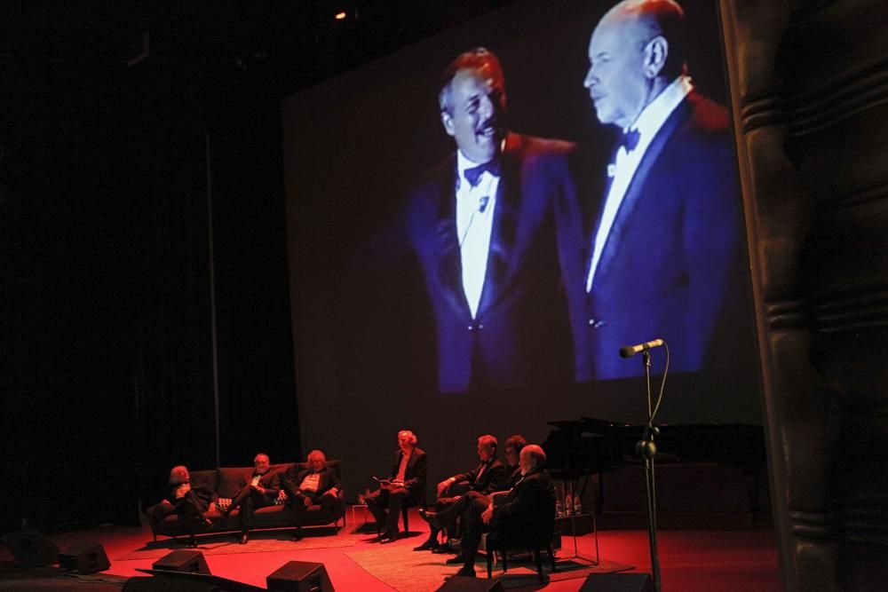 Encuentro con el público de “Les Luthiers” y actuación en Gijón