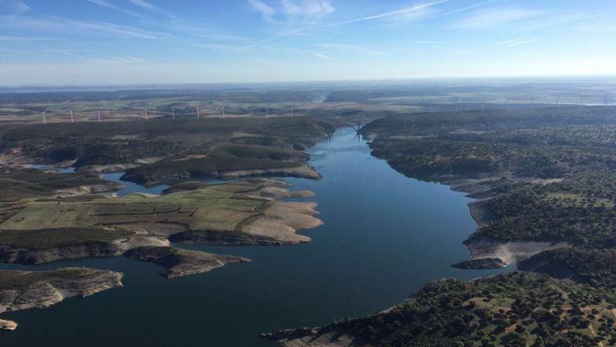 La sequía y los choques institucionales ponen en jaque el suministro de agua en la provincia