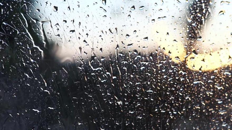 Vídeo: Tarda de fortes tempestes de pluja i calamarsa a les comarques gironines