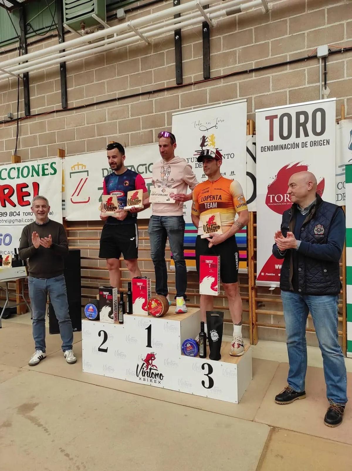 Podio de la VIII Marcha BTT Vintorobike 2026