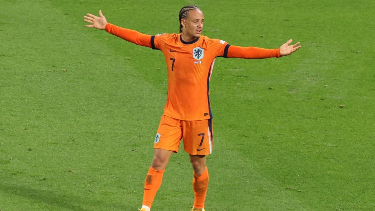 Xavi Simons, en acción con Países Bajos