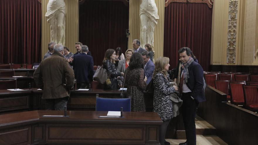 El PP ayer en el Parlament tras la votación