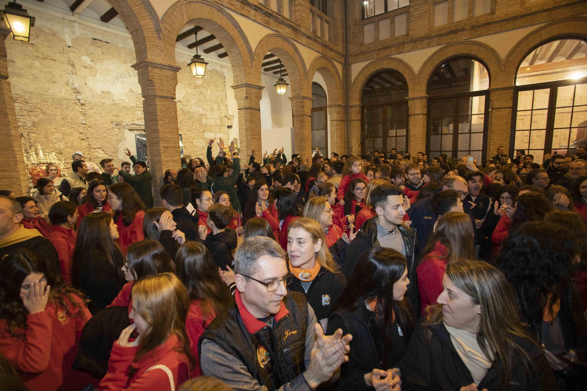 Alzira otorga los premios a los mejores "ninots"