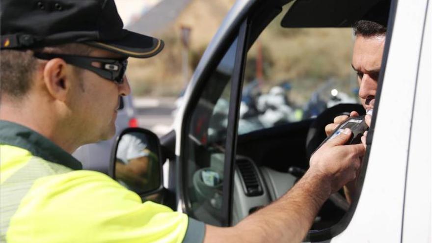 La Guardia Civil denuncia a 155 conductores en controles durante la feria de Córdoba