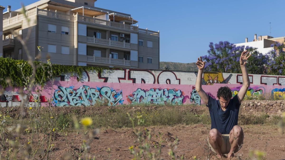 El artista Andrés García Martínez, que actúa este domingo en Faura.