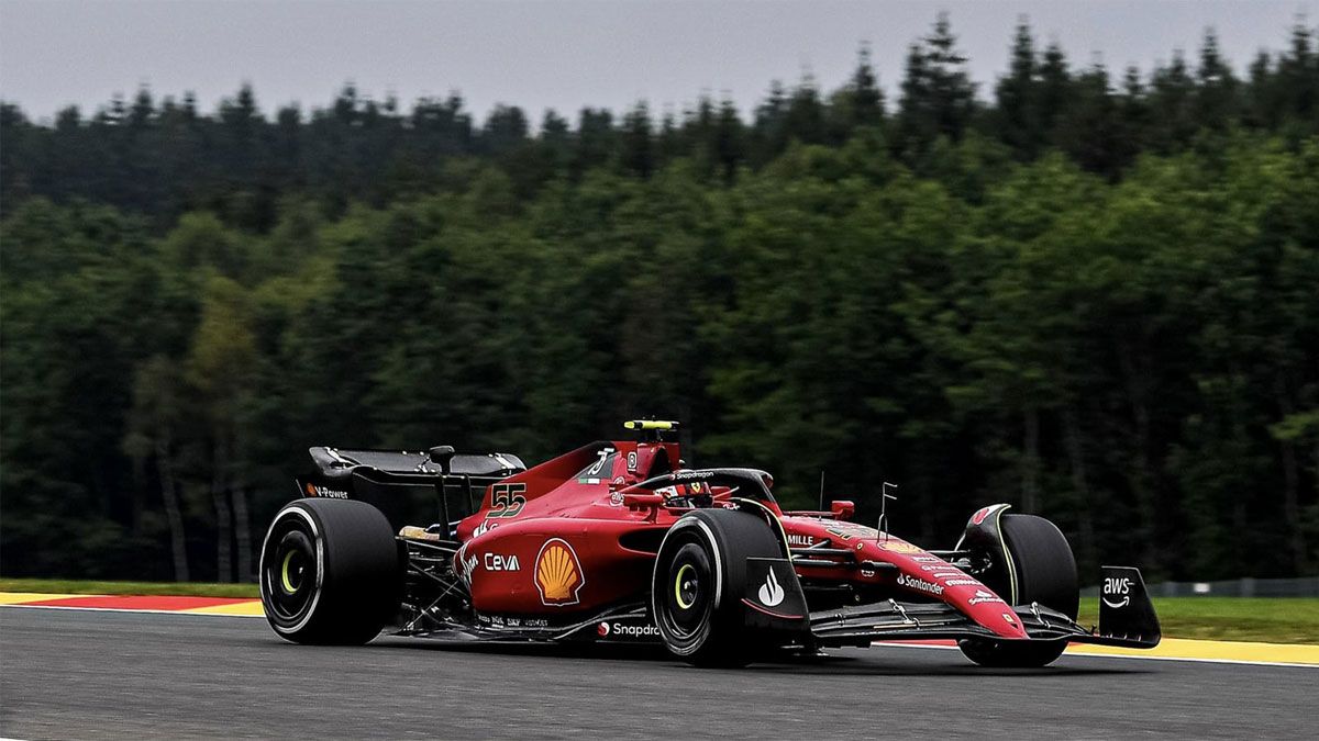 Sainz, durante los primeros libres en Spa