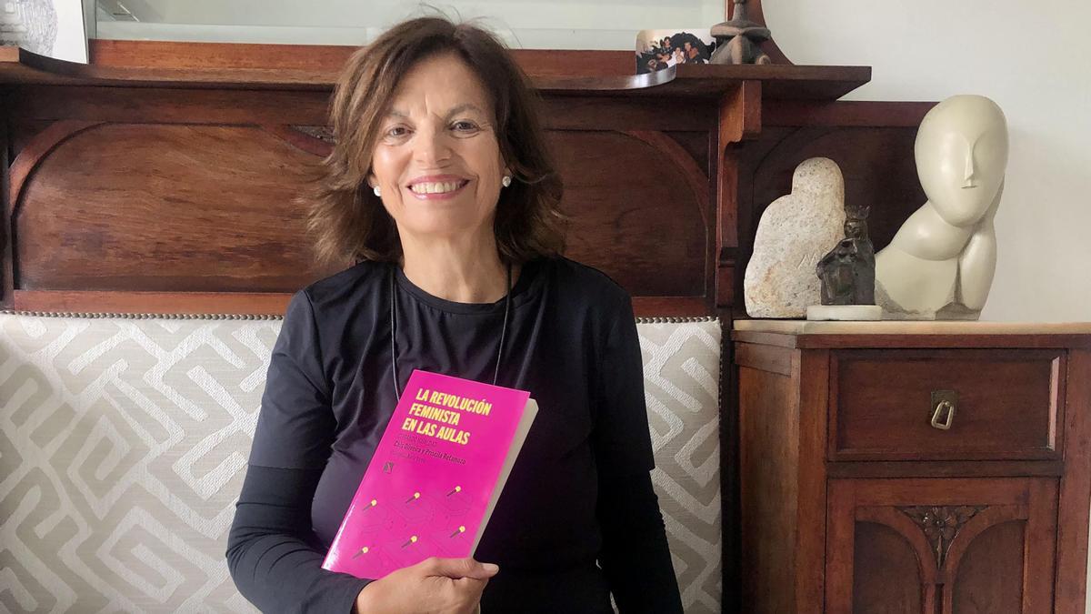 SOCIEDAD Chis Oliveira, autora de 'La Revolución feminista en las aulas'
