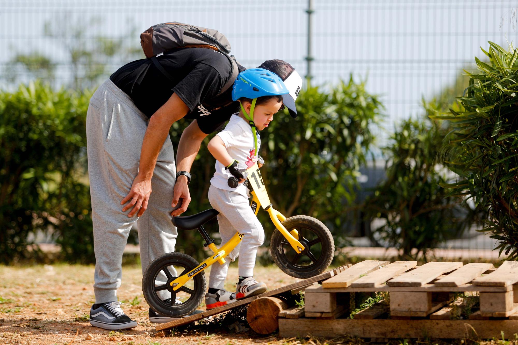 Los más pequeños de Ibiza aprenden a manejar con Bicykids