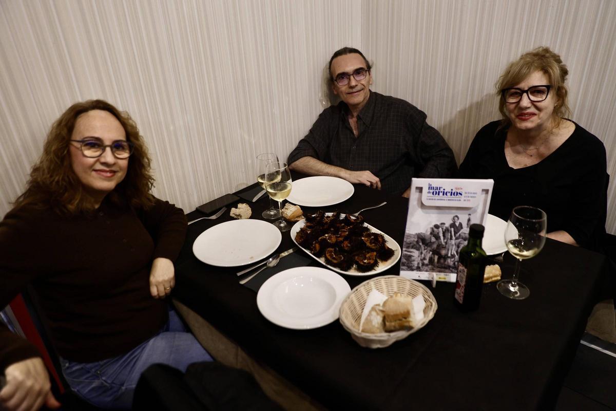 Gijón se relame con los oricios (gallegos) a espera de la campaña regional (en imágenes)