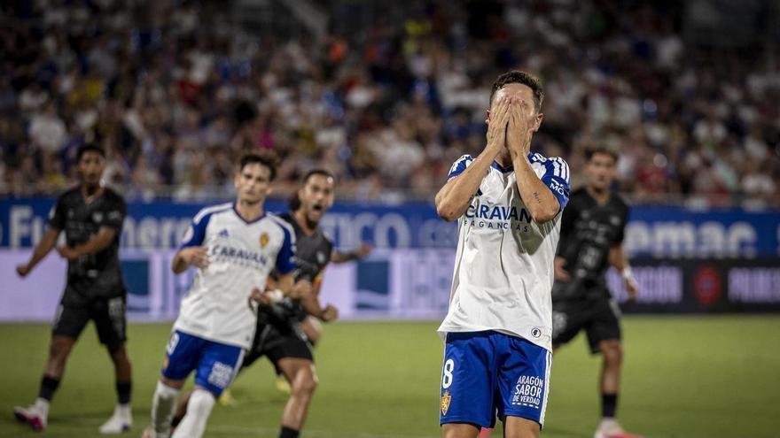 El Real Zaragoza va tirando: más de 50 disparos en dos partidos pero un solo gol