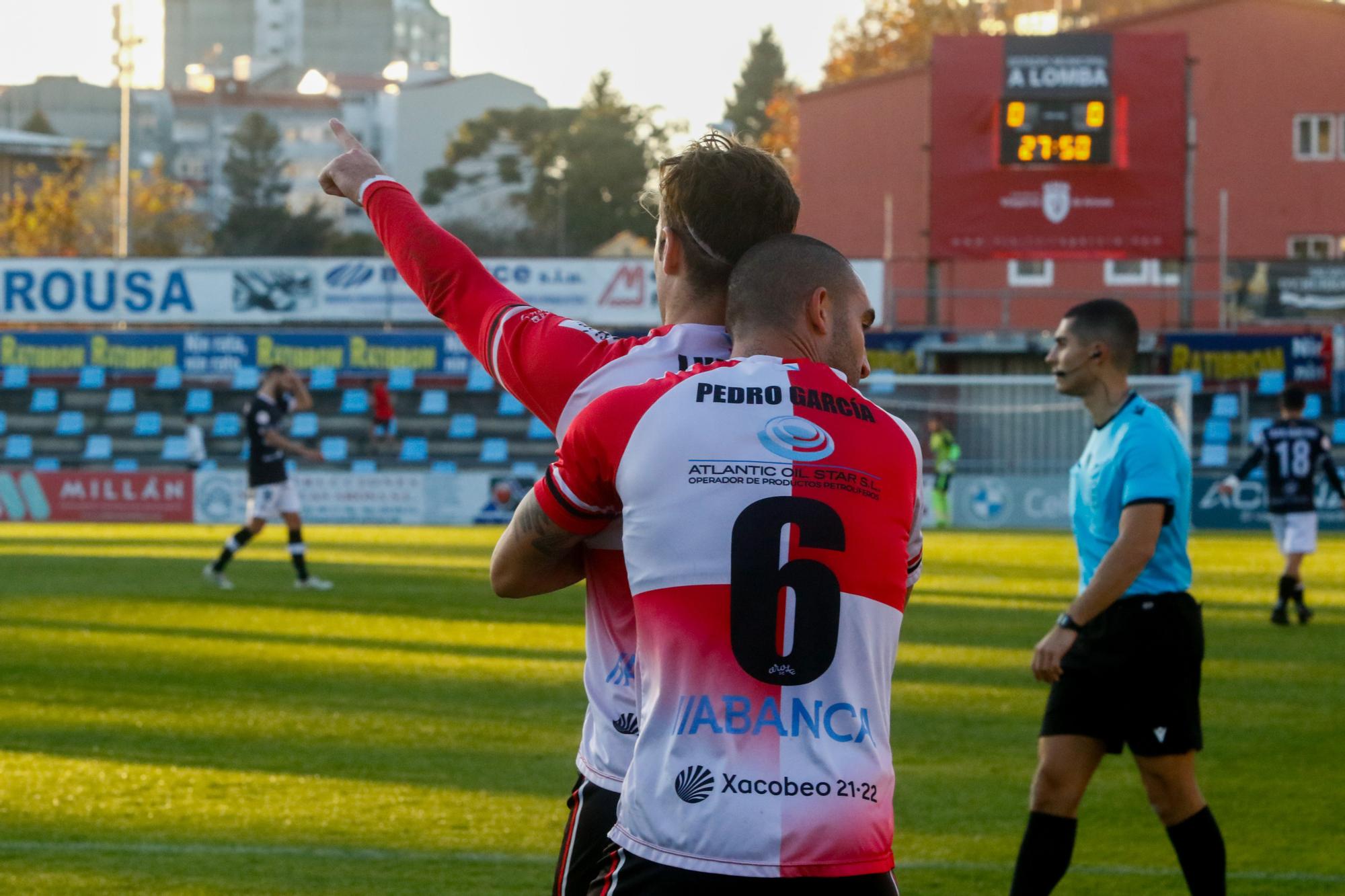 Las imágenes de la victoria del Arosa ante el Salamanca (1-0)