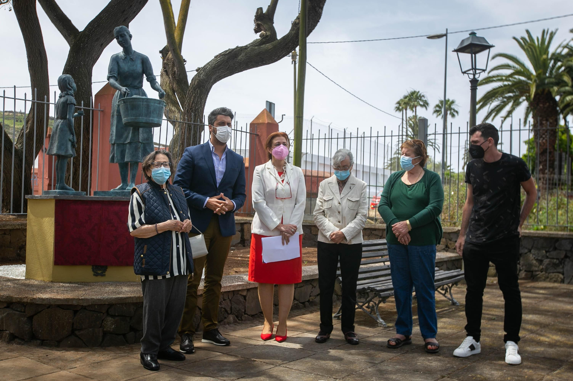 Inauguración de la escultura de La Lavandera