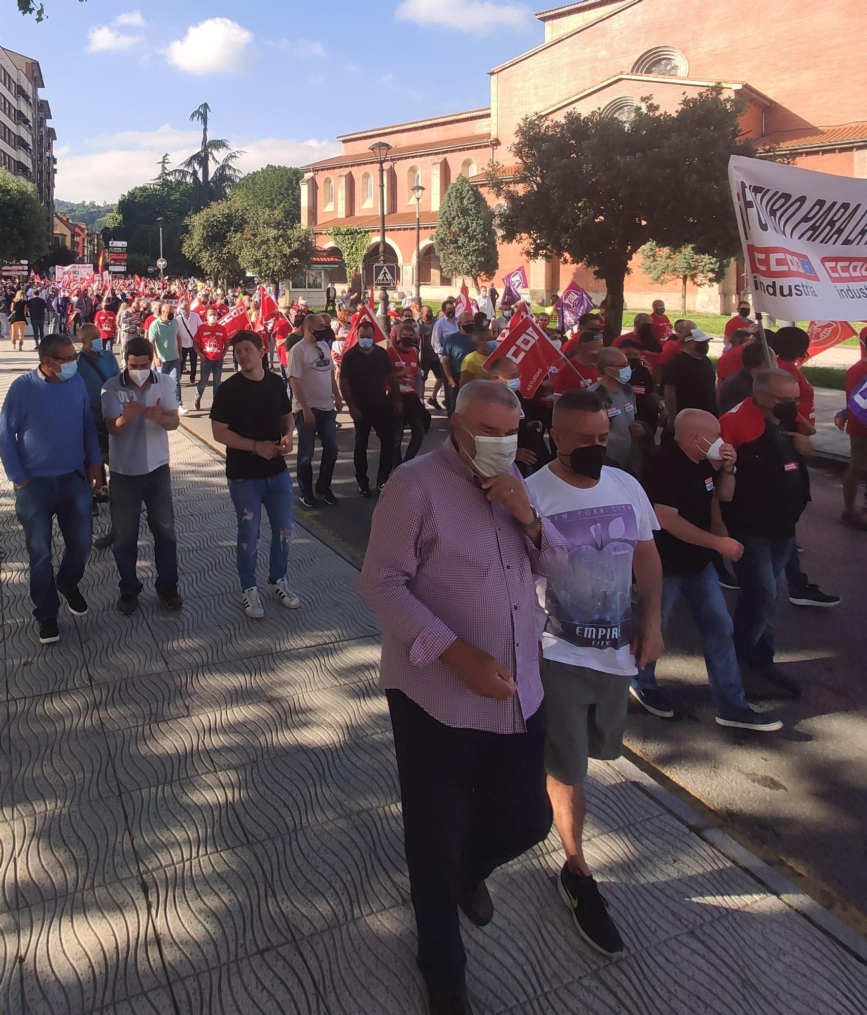 Manifestación en defensa de la industria asturiana en Langreo