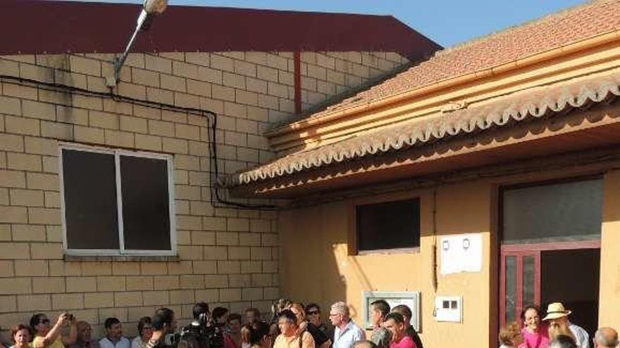 Vecinos de Santa Cristina en la concentración sobre la Sanidad realizada en agosto.