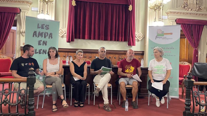 Las familias de Castellón aprueban la Lomloe pero alertan de retrasos en los libros