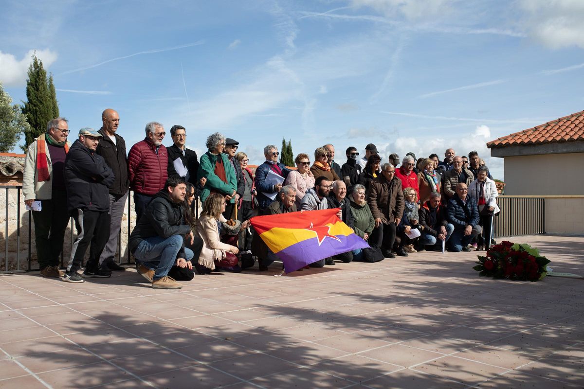 Homenaje a los represaliados por parte de los memorialistas.