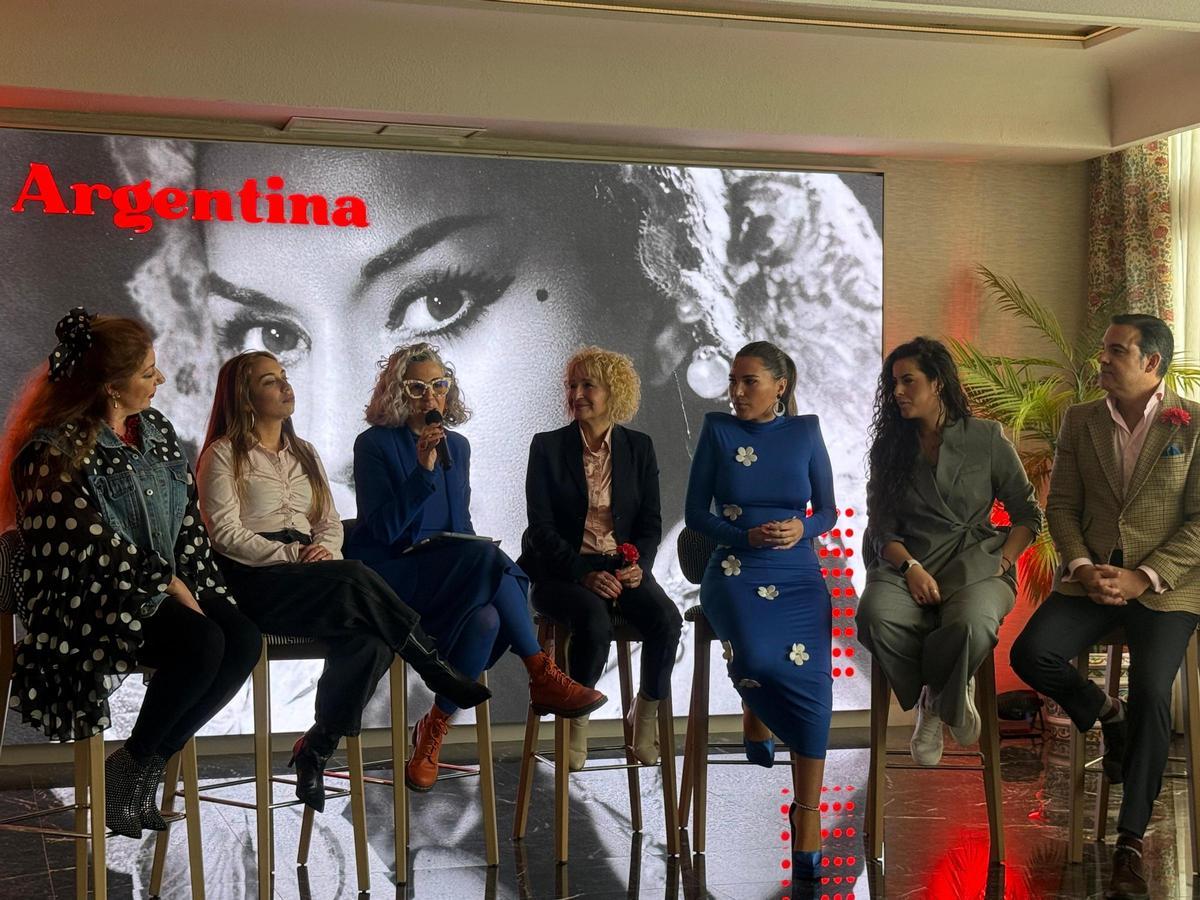 Presentación Mujeres cantan a Lola Flores