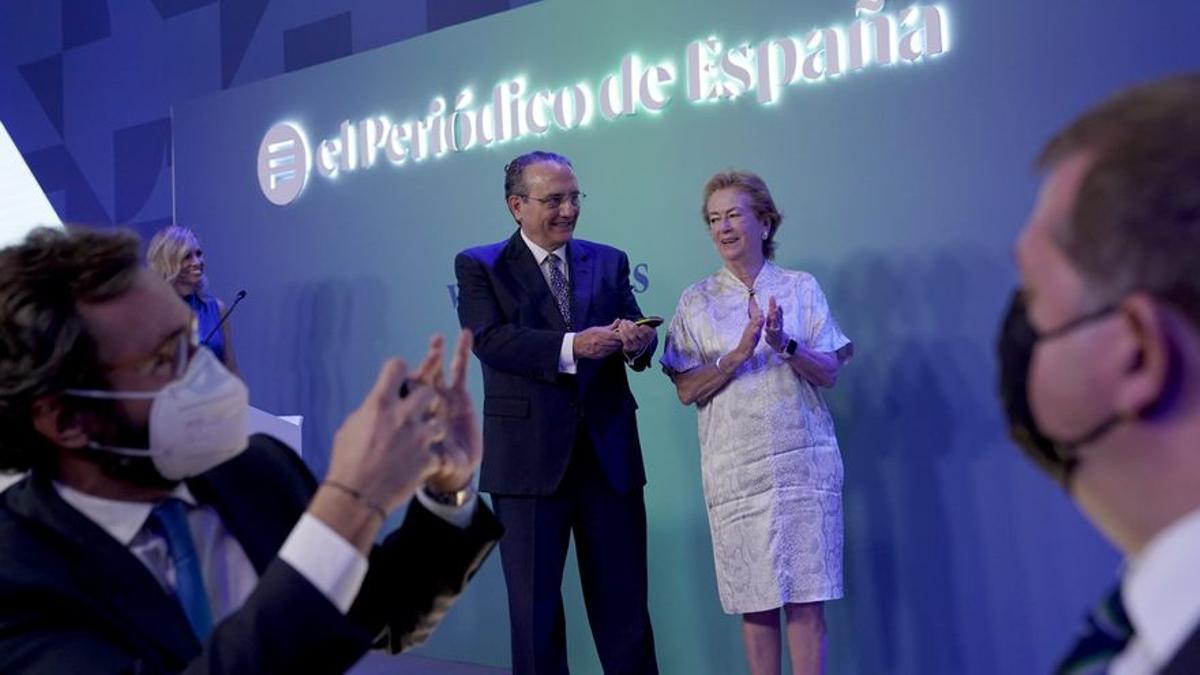 Javier Moll y Arantza Sarasola, presidente y vicepresidenta de Prensa Ibérica, en el acto de presentación de EL PERIÓDICO DE ESPAÑA.