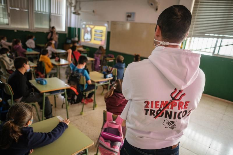 Arranca el proyecto 'EduCarnaval' que desarrolla la murga Diablos Locos en colegios de Tenerife