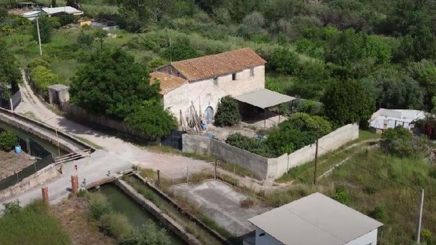 El Molí Nou de Santa Sofia se ubica en el margen derecho del río Millars, en una zona de un gran valor medioambiental, que se pretende que dé forma a una zona verde y parque fluvial de más de 126.000 m².