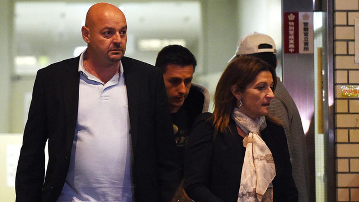 Los padres del piloto Jules Bianchi, Philippe y Christine, a su llegada al hospital de Yokkaichi