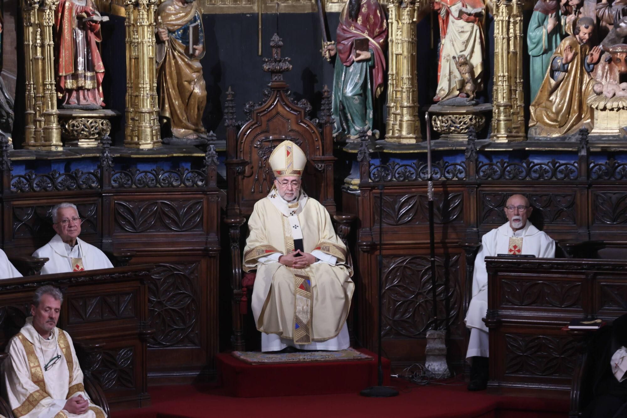 Así fue la misa del Corpus Christi en la catedral de Oviedo.
