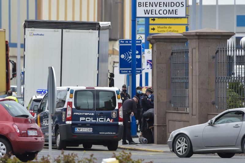 Identifican a varios migrantes que viajaban como polizones en el Puerto de Las Palmas