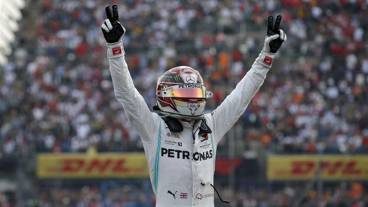 Lewis Hamilton (Mercedes) consigue la décima victoria de la temporada en el GP de México.