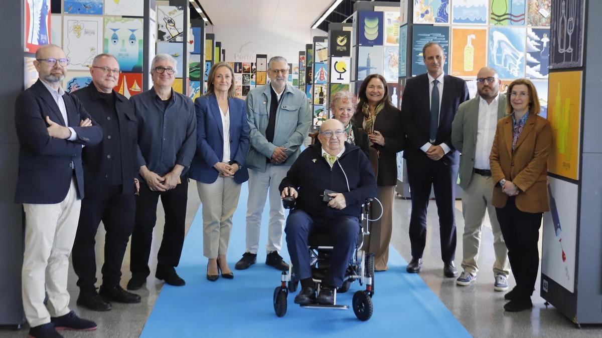 José María Fonseca, con Luisa Sánchez, Ana Ortiz, Carlos Botana, Antón Fonseca y varios artistas.