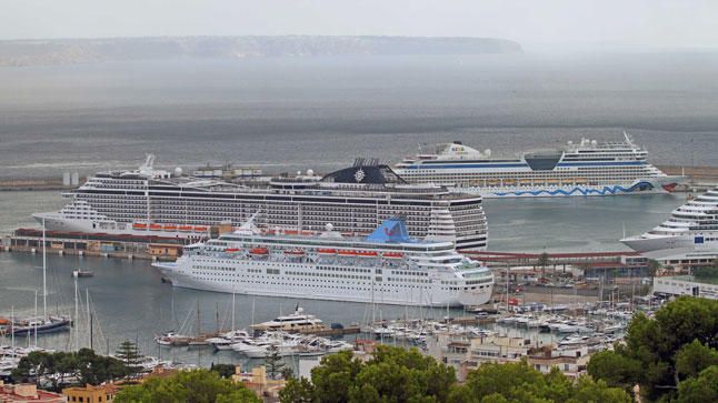7 cruceros y más de 20.000 personas han llegado este martes a Palma