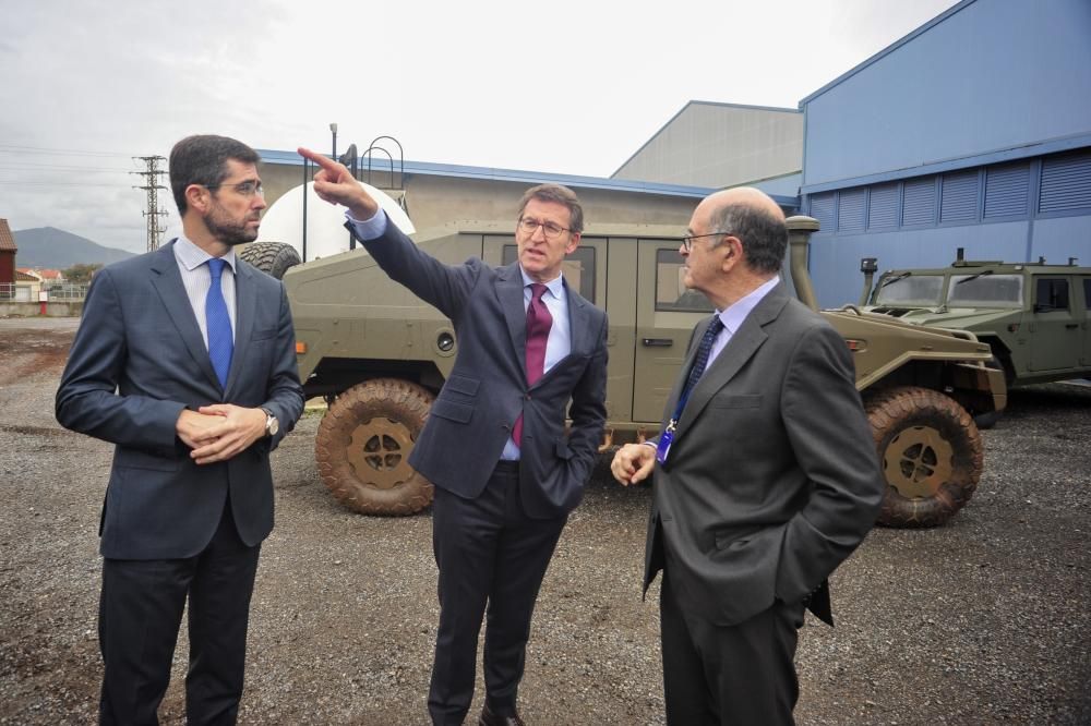 Feijóo visita la fábrica militar de Valga