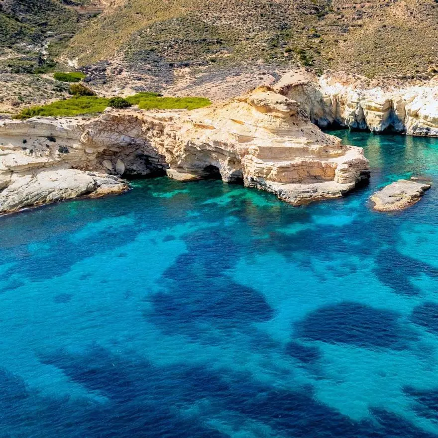 Toma nota: las 10 playas con bandera negra donde no deberías bañarte este verano