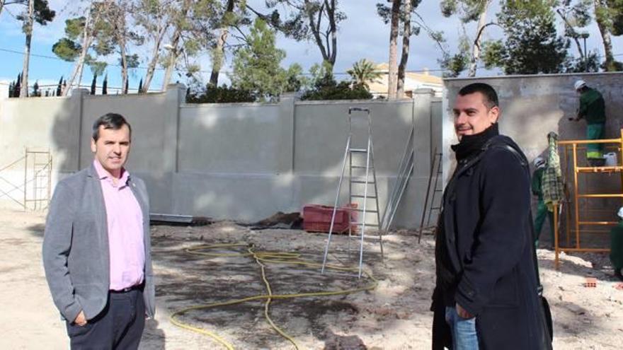 Puerto y Escobar visitando las obras de un plan de empleo anterior.