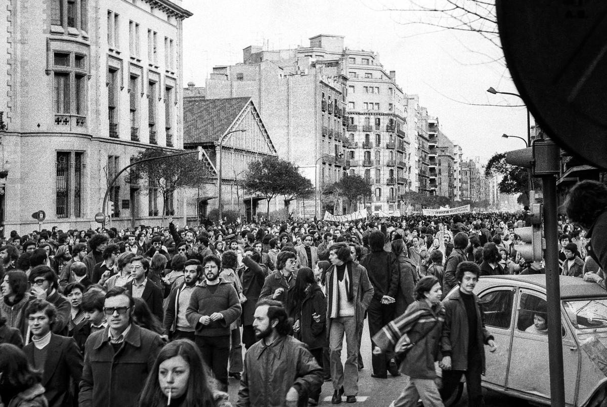 La calle de Aragó, entre Bruc y Girona, durante la manifestación del 1 de febrero.